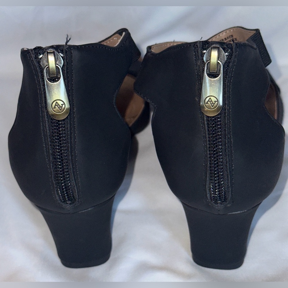 Adrienne Vittadini Terrace Sandal - Picture 6 of 8